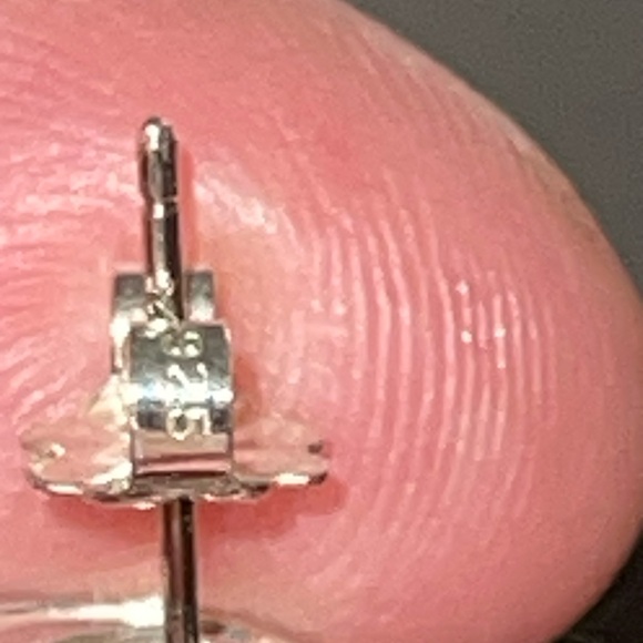 Preloved Tiffany earrings 925 silver excellent condition comes with dust bag - Picture 6 of 6